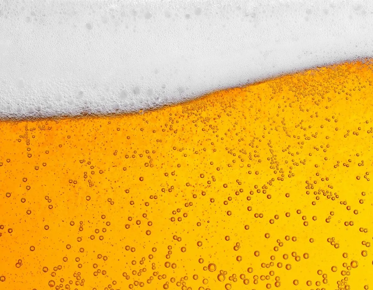 Cerveja sendo servida