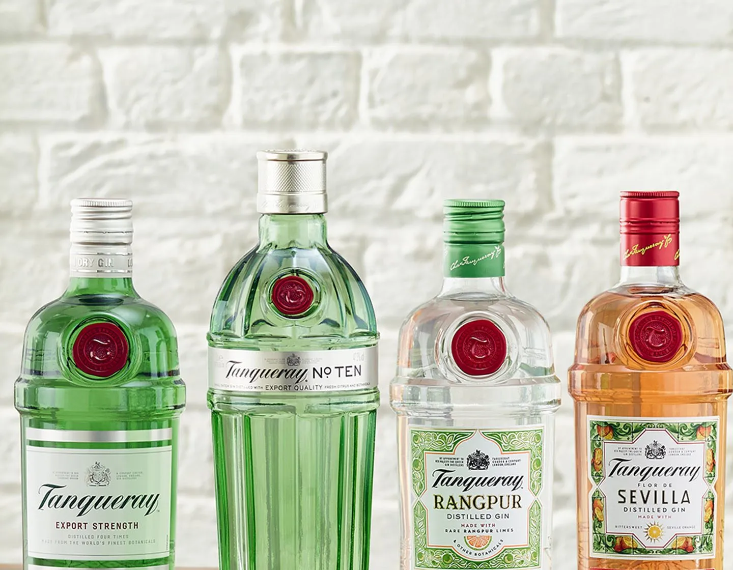 Seleção de garrafas de gin Tanqueray