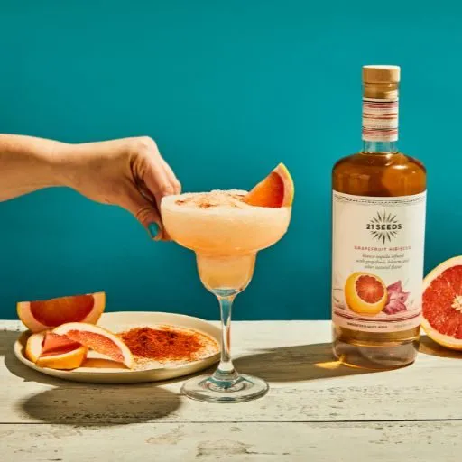 Margarita congelada decorada com grapefruit 